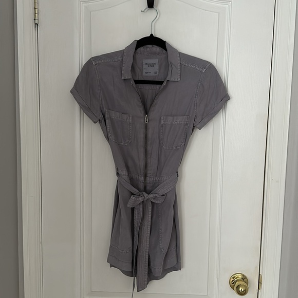 ABERCROMBIE & FITCH ROMPER - Picture 2 of 3